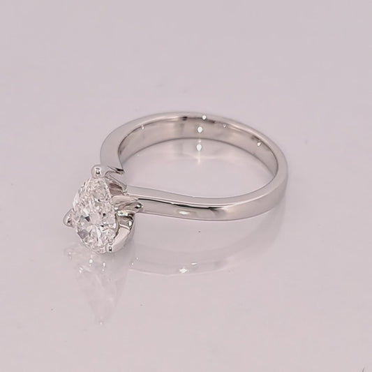 1.27 ctw Pear Shape Diamond Solitaire Ring Twist