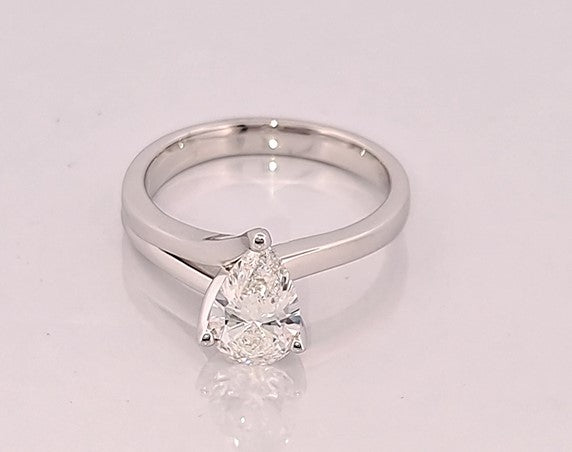 1.27 ctw Pear Shape Diamond Solitaire Ring Twist