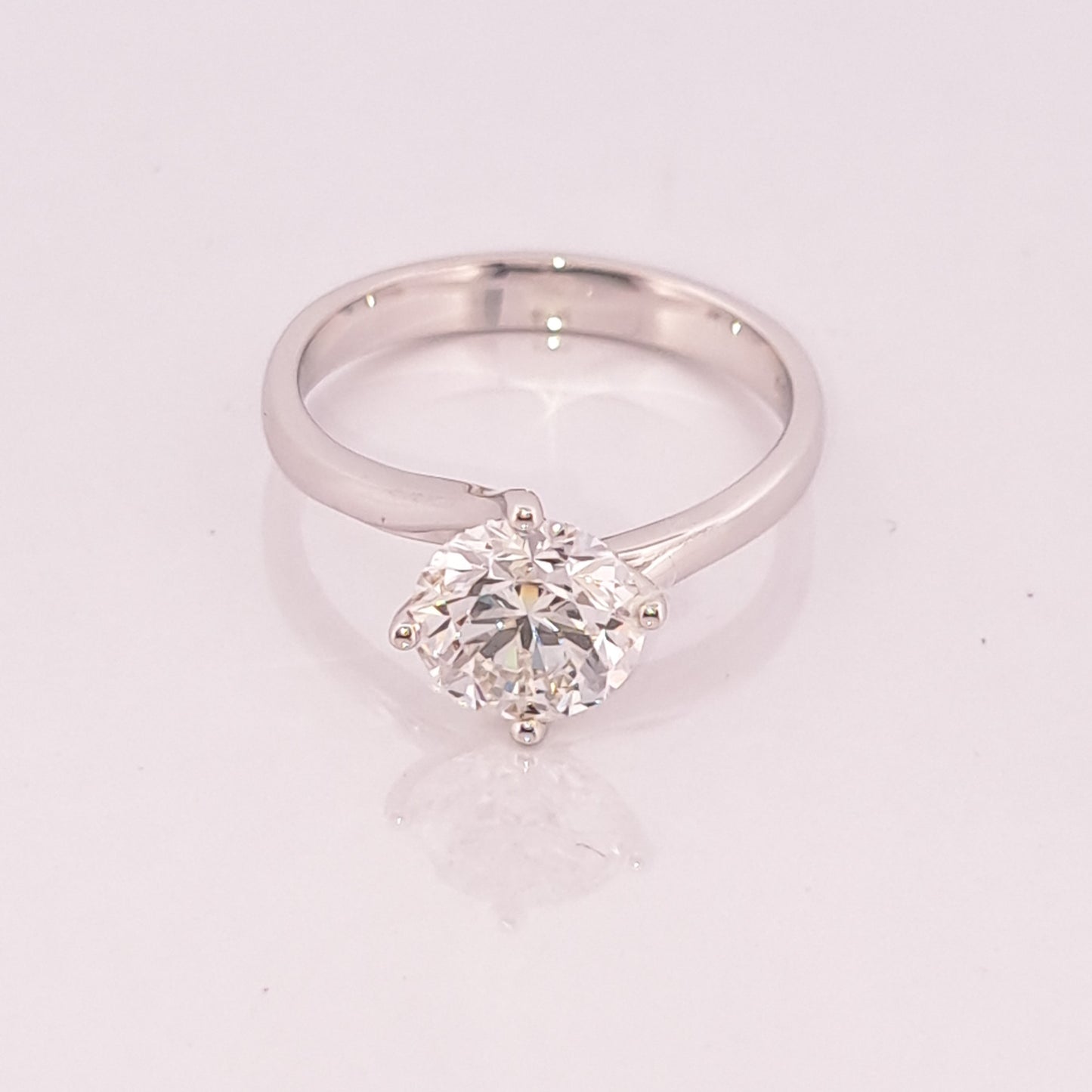 1.81 ctw Diamond Solitaire ring with a Twist